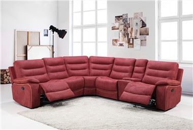 Sofa s modularnim dijelovima i držačima za čaše